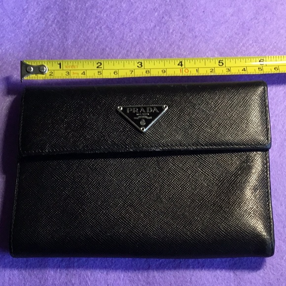 100% AUTHENTIC PRADA SAFFIANO LEATHER WALLET BLACK TRI-FOLD - Picture 10 of 11